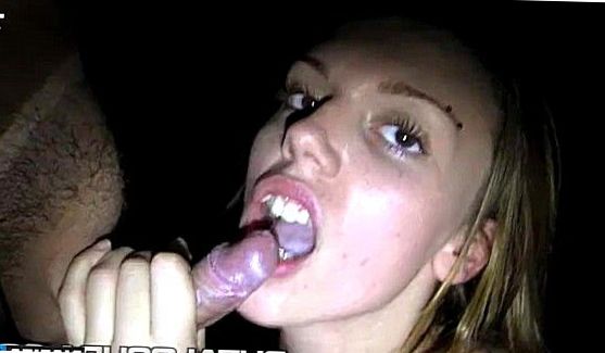 Chloe Avril - Стриптиз на постели, порно видео