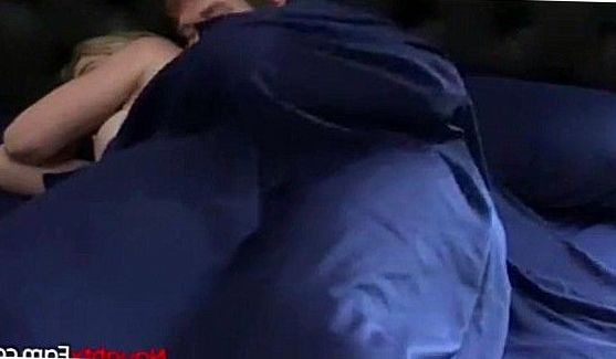 Нина Хартли трахнулась с молодым, порно видео