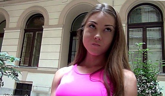 Чувак проездом попал в бордель, где выбрал двух самых лучших шлюх, порно видео
