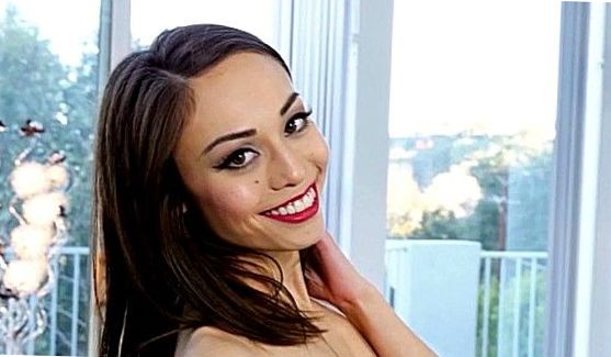 Eufrat is so gorgeous, you can look at a face shot of her, порно видео