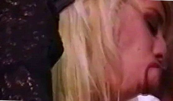 Ретро: Виена угодила за решетку и там встретилась с двумя надзирателями полными похоти, порно видео