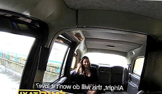 Она в благодарность стянула с него полотенце, сделала минет и трахнулась с ним, порно видео