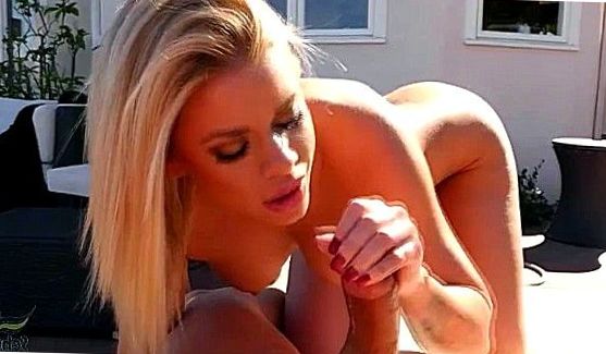 Lucy Love и Lucy Lee трахнули одного мужичка, порно видео